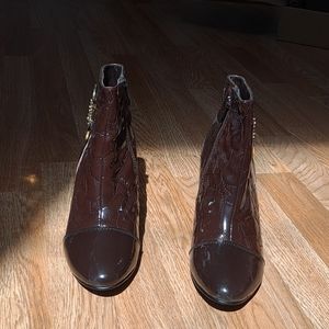 Brown boot